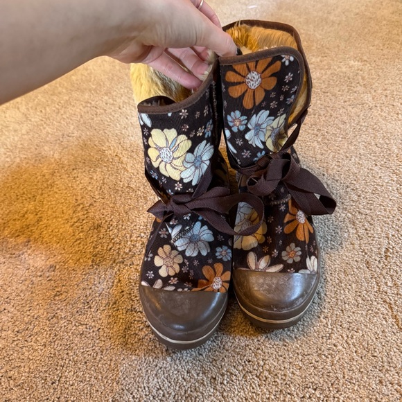 Unique Floral Boots - Picture 2 of 4
